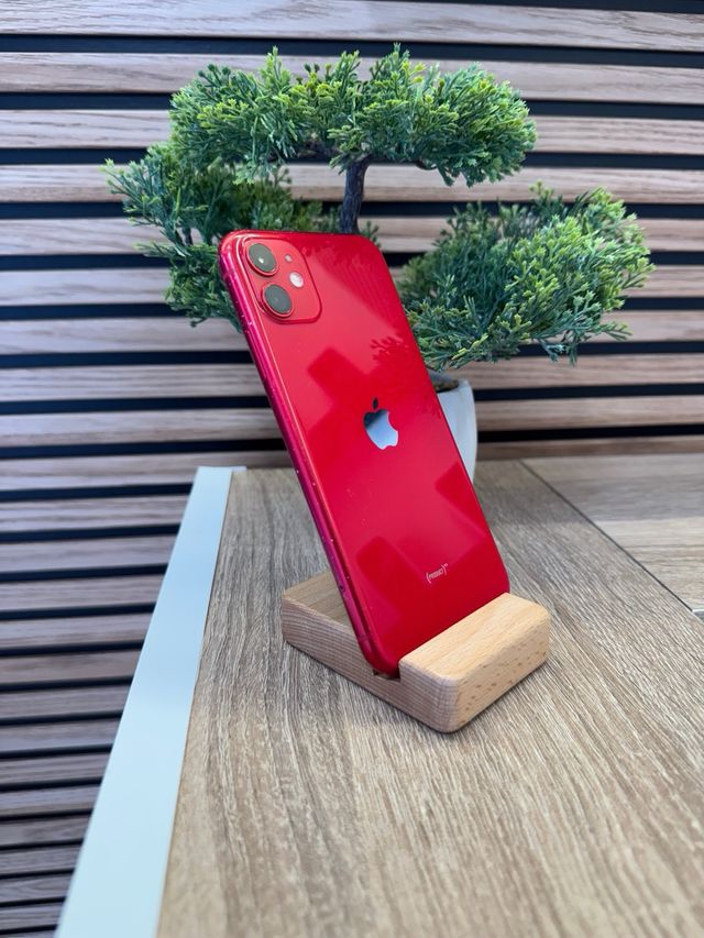 iPhone 11 Rojo Impecable