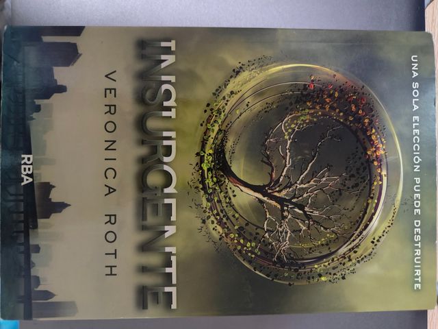 Cincuenta sombras de grey y Insurgente