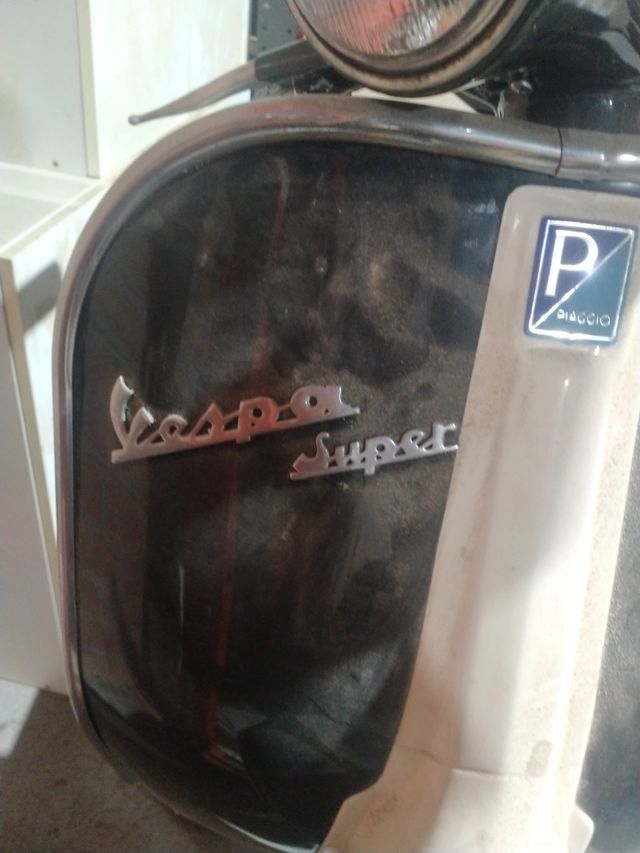 Vespa Super 125 matrícula histórica
