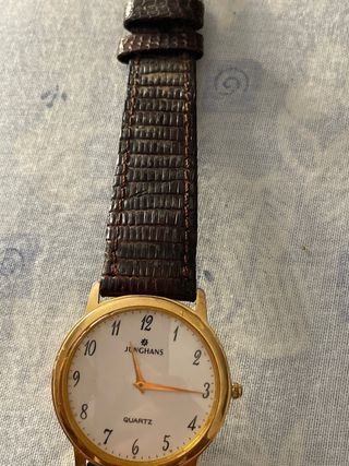 Reloj Junghans cuarzo dorado