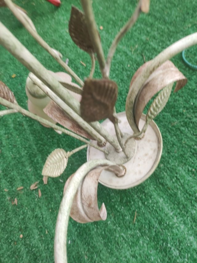 Lampadario in ferro battuto colori pastello