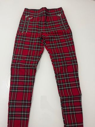 Pantalón Zara cuadros rojos talla S