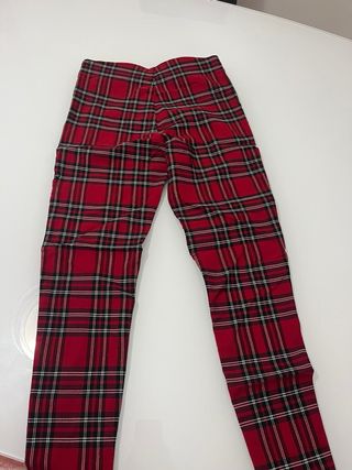 Pantalón Zara cuadros rojos talla S