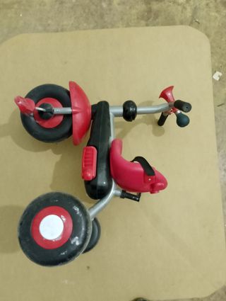 Triciclo infantil rojo