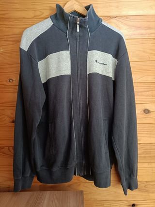 Sudadera Champion Color Azul y Gris Talla XL.