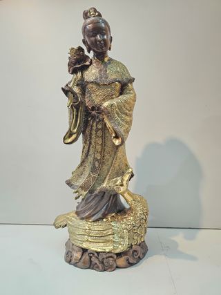 Escultura de bronce.