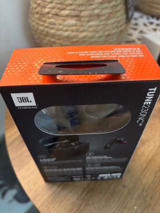 Auriculares JBL Tune 230NC TWS