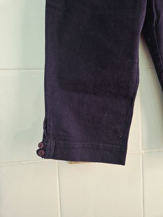 
38 cm Cintura, 57 cm largo, 42 cm cadera.97% algo