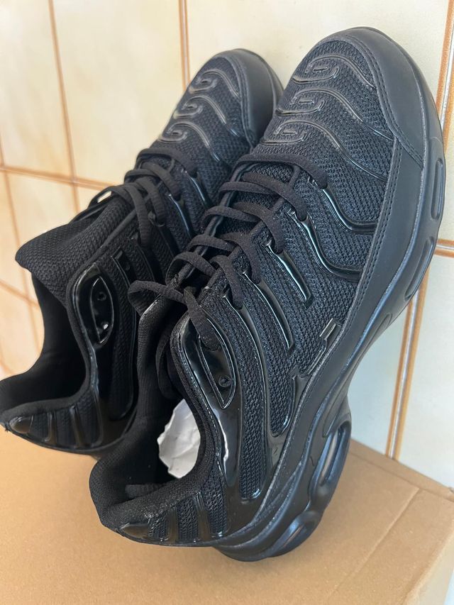 Scarpe da ginnastica uomo, nere taglia 43 NUOVE