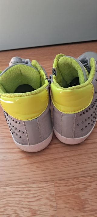 Scarpe sportive alte grigio-giallo