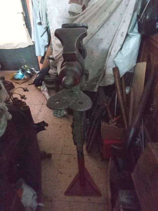 Tornillo banco antiguo - Industrial