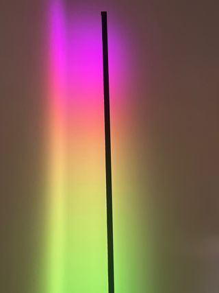 Lámpara LED pie - negra, metal
