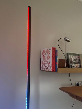 Lámpara LED pie - negra, metal