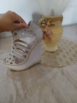 Tacones Moda Aire beige-dorado