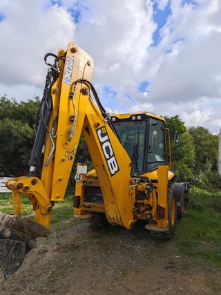 Miniexcavadora JCB 3CX 2021