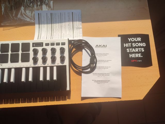 Akai MPK Mini MK3: teclado MIDI 25 teclas