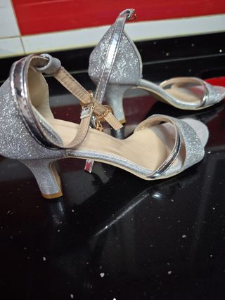 Zapatos plata fiesta