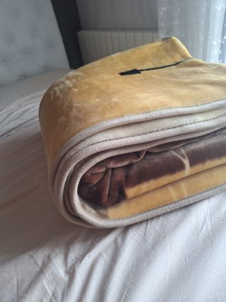 Manta suave RASILIAN SIN ESTRENAR 240x220cm