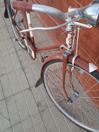 Bicicleta antigua clásica toda completa