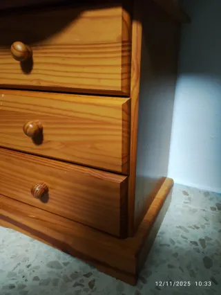 Mesita noche 3 cajones madera