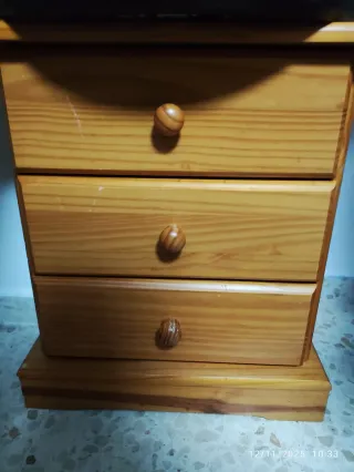 Mesita noche 3 cajones madera