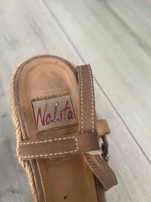 Sandalias Nolita cuña Marrón