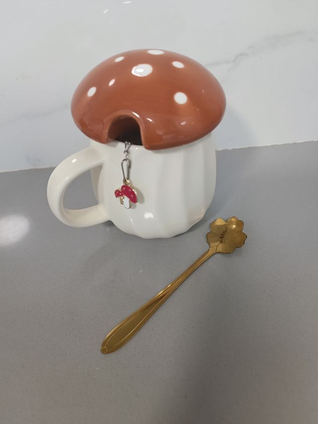 Taza seta e infusor: ¡Sin usar!