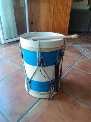 Tambor azul artesanal