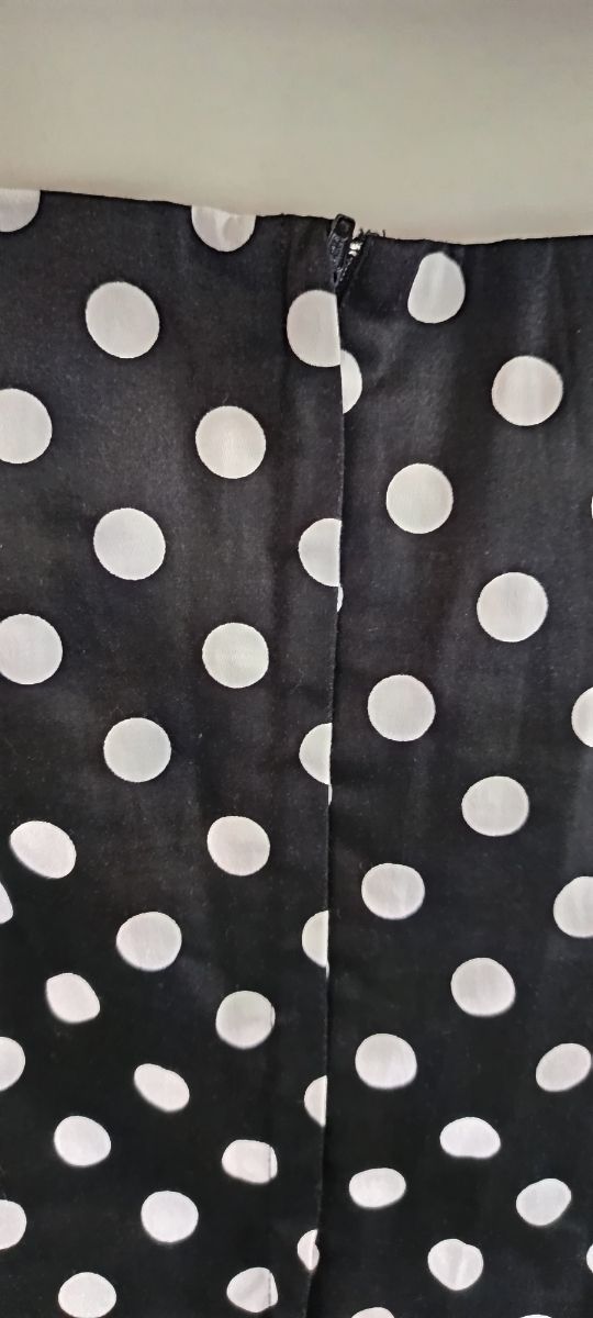 Vestido retro lunares retro blanco y negro.