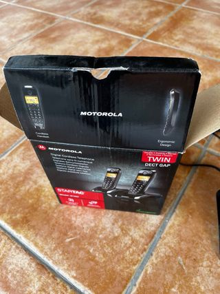 2 Teléfonos Motorola inalámbricos