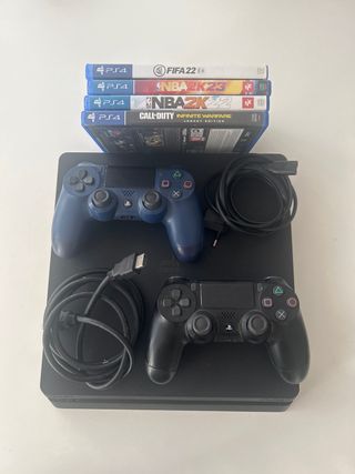 PS4 (PlayStation 4) + 2 mandos + 4 juegos