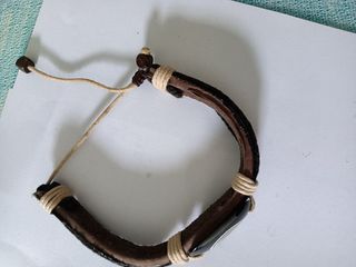 Pulsera étnica marrón y negra
