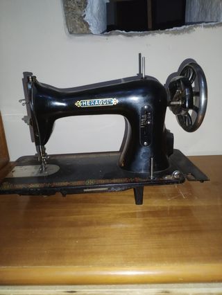 Máquina coser Hexagon Antigua funcionando
