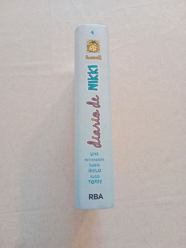 Diario de Nikki 4 - Una patinadora sobre hielo ...