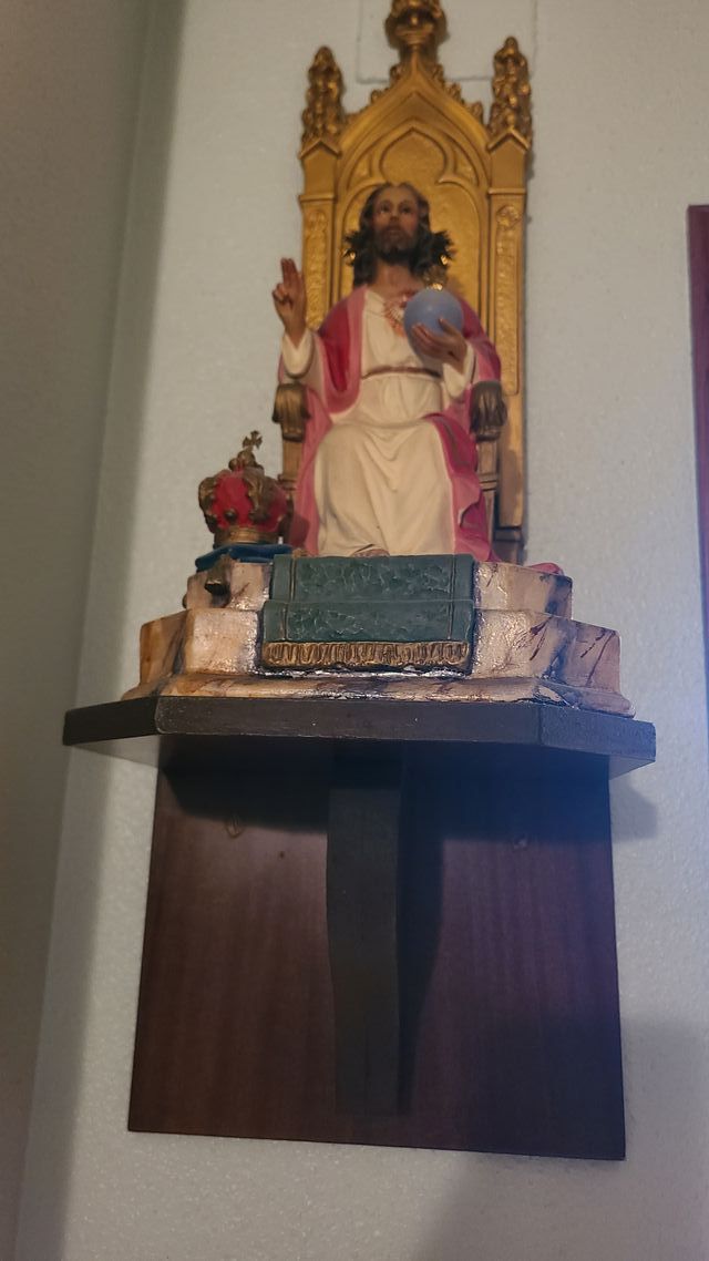 Corazón de Jesus entronado y sobre peana