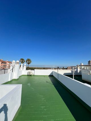 Casa unifamiliar - terraza y garaje