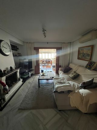 Casa unifamiliar - terraza y garaje