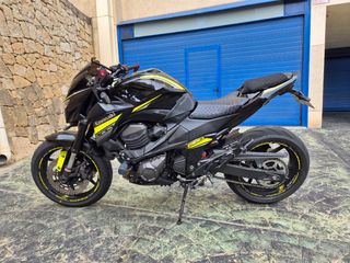 Kawasaki Z800 - full