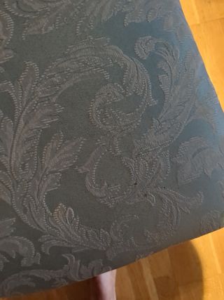 Silla de madera pino teñida tapizada. 