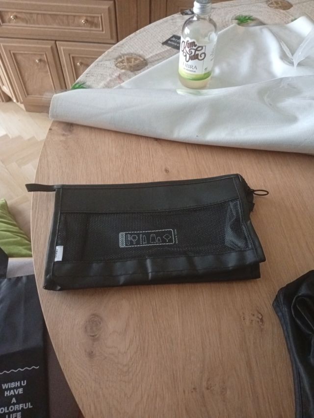 Bolsa de viaje negra
Son dos modelos 