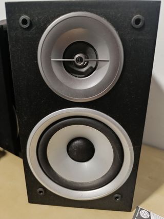 Altavoces JVC negros
