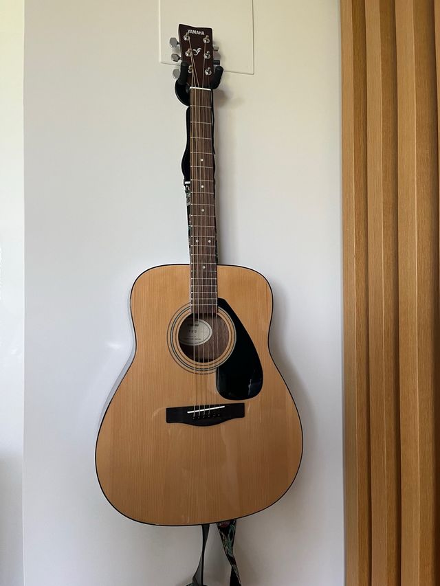 Guitarra Yamaha F310: Acústica
