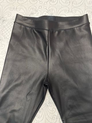 Leggings negros efecto cuero