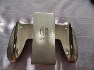 Nintendo Switch 1 + 5 juegos + mando extra