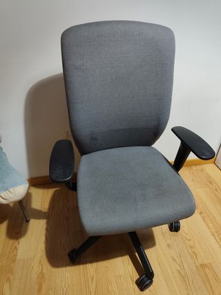 Silla escritorio gris - Oficina