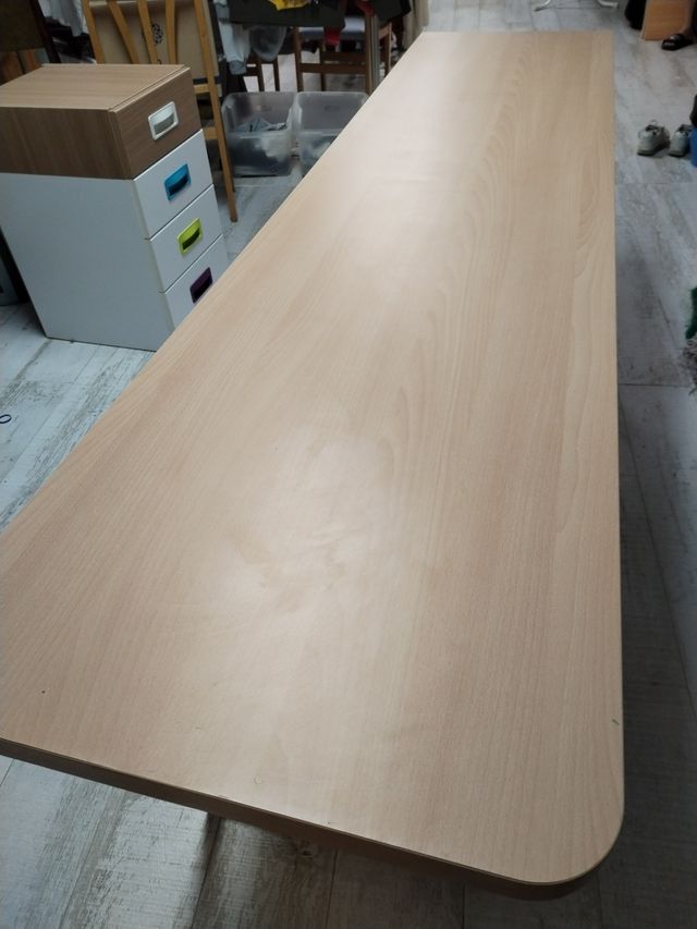 Escritorio juvenil - Mesa larga beige y cajonera