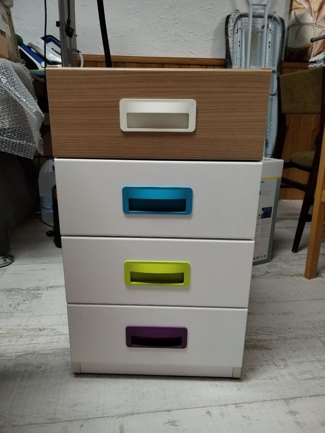 Escritorio juvenil - Mesa larga beige y cajonera