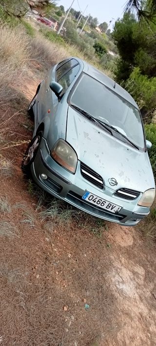 Nissan Almera 2002
