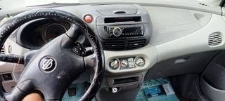 Nissan Almera 2002