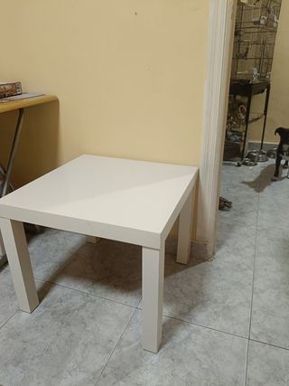 Mesita Ikea blanca